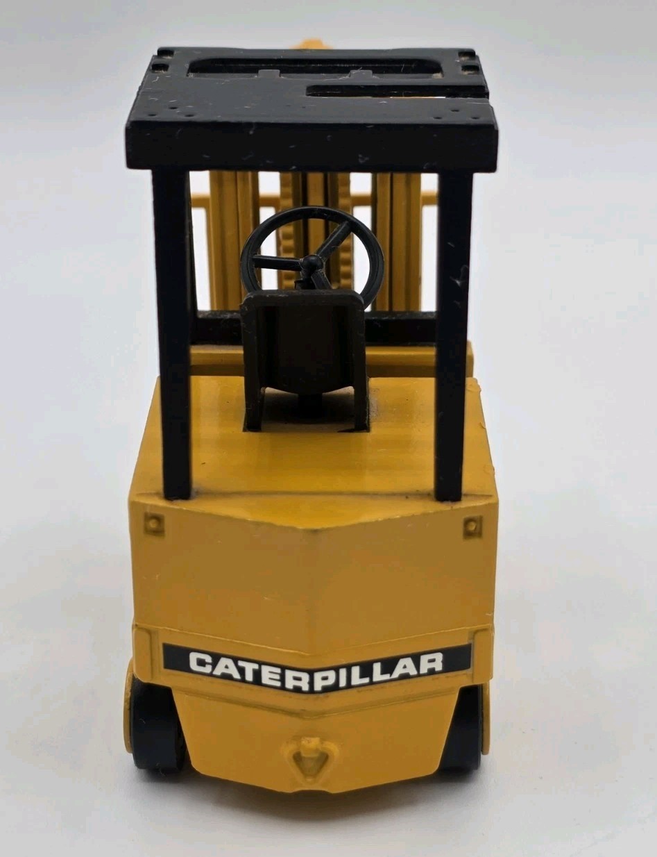NZG Caterpillar M50B Electric Lift Truck Forklift 1:25 Diecast #225 – W Germany