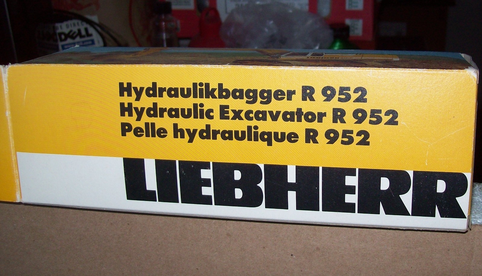 1:50 LIEBHERR R 952 HYDRAULIC EXCAVATOR by CONRAD GERMANY