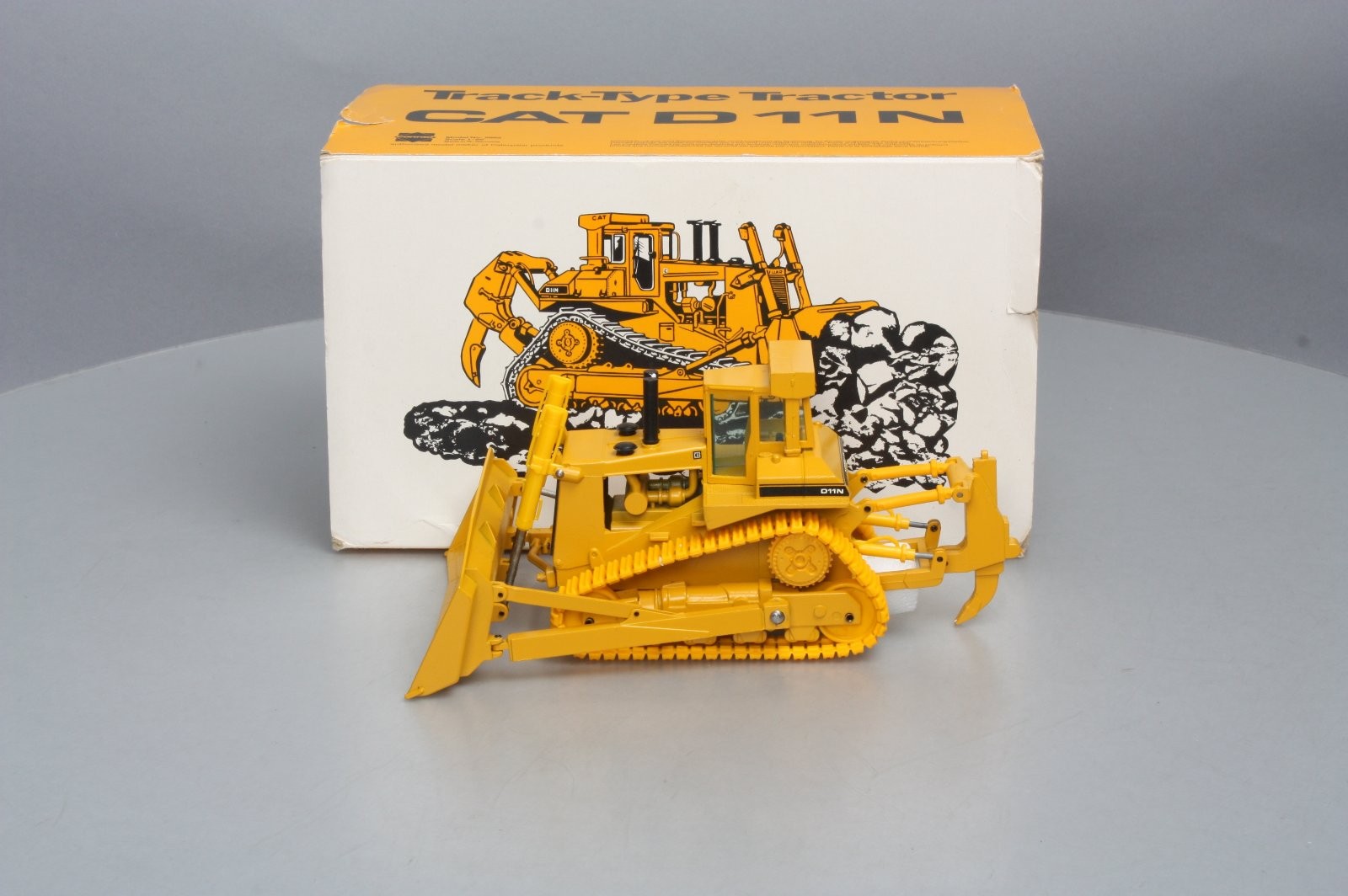 Conrad 2852 1:50 Scale Caterpillar D11N Track-Type Tractor
