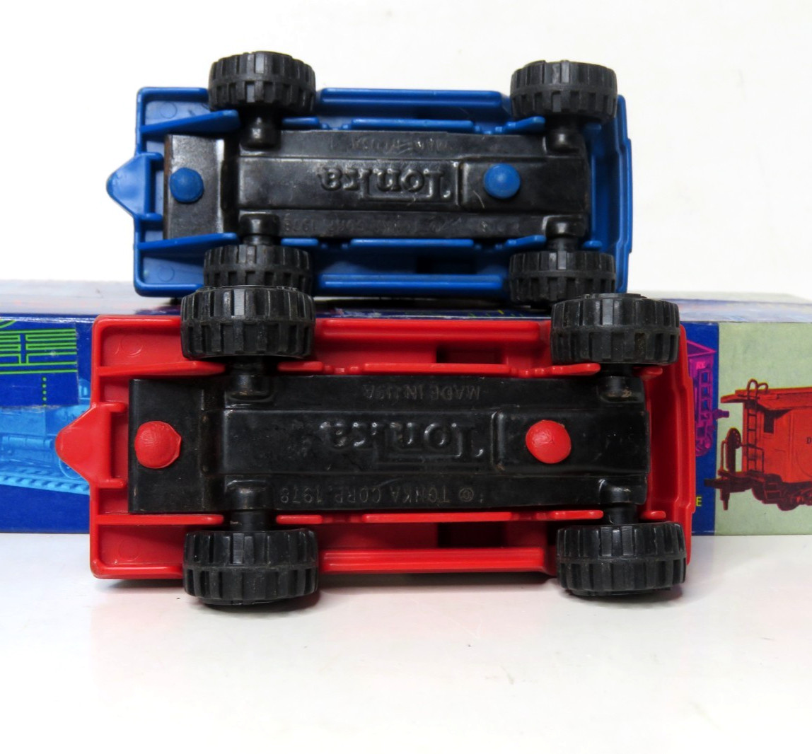 ONE PAIR VINTAGE TONKA VAN 1978 & 1977 SRAMBLERS VANS STEEL & PLASTIC SOLD AS IS