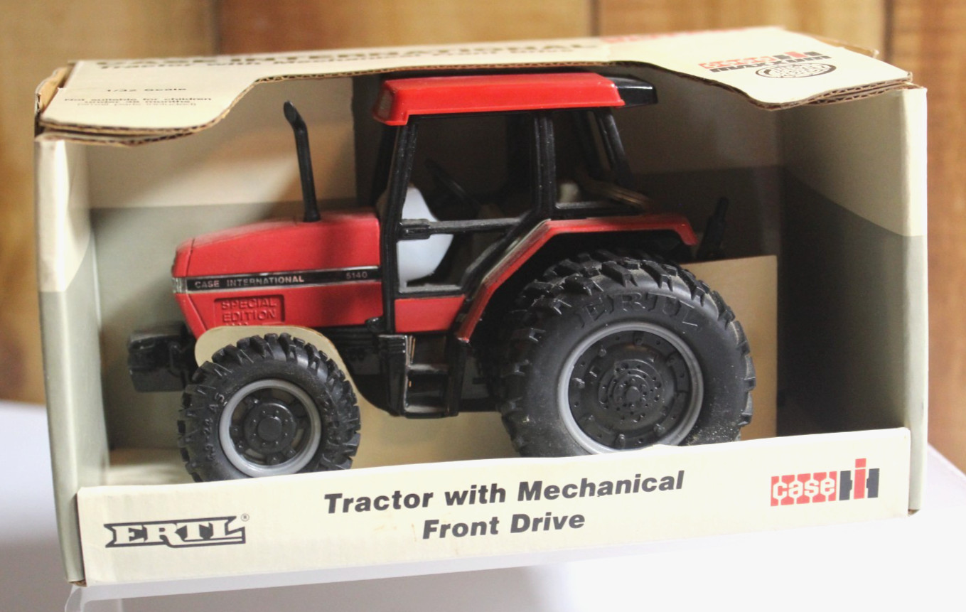 ERTL Case International 5140 Tractor with Mechanical Front Drive – 1:32