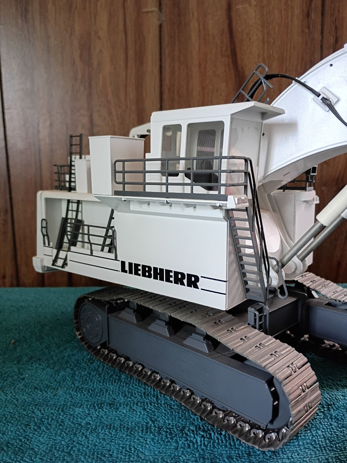 1:50 scale diecast Liebherr 996 excavator by Conrad
