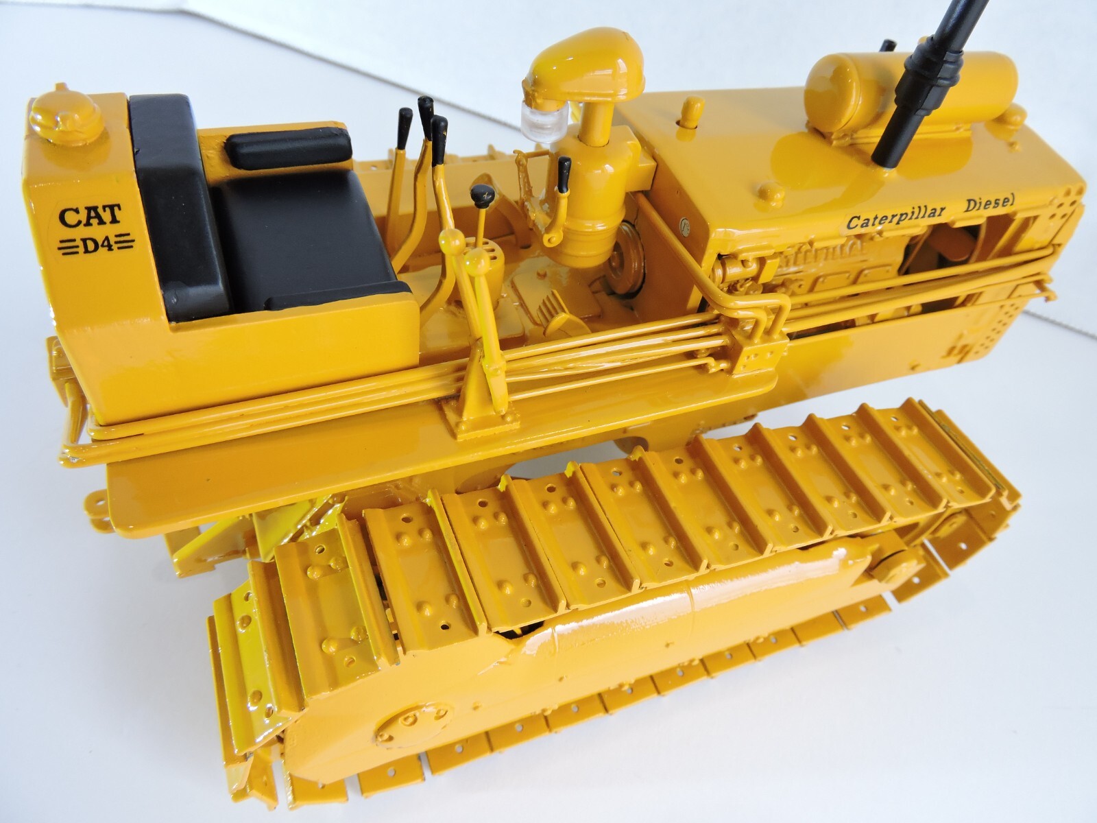 2000 VINTAGE CAT D4 Crawler & No. 40 Scraper 1/16th Scale Riecke NEW IN ORIG BOX