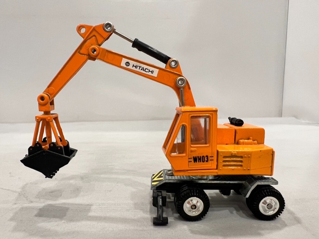 Grip Zechin Hitachi WH03 Wheel Excavator 1:70 Orange Digger Japan MIB US Seller
