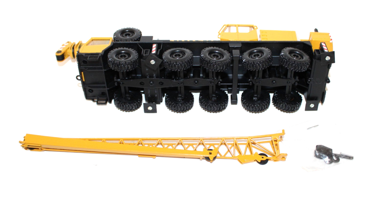 Conrad 2023 Liebherr LTM 1090 Mobile Crane 1:50 Boxed Germany