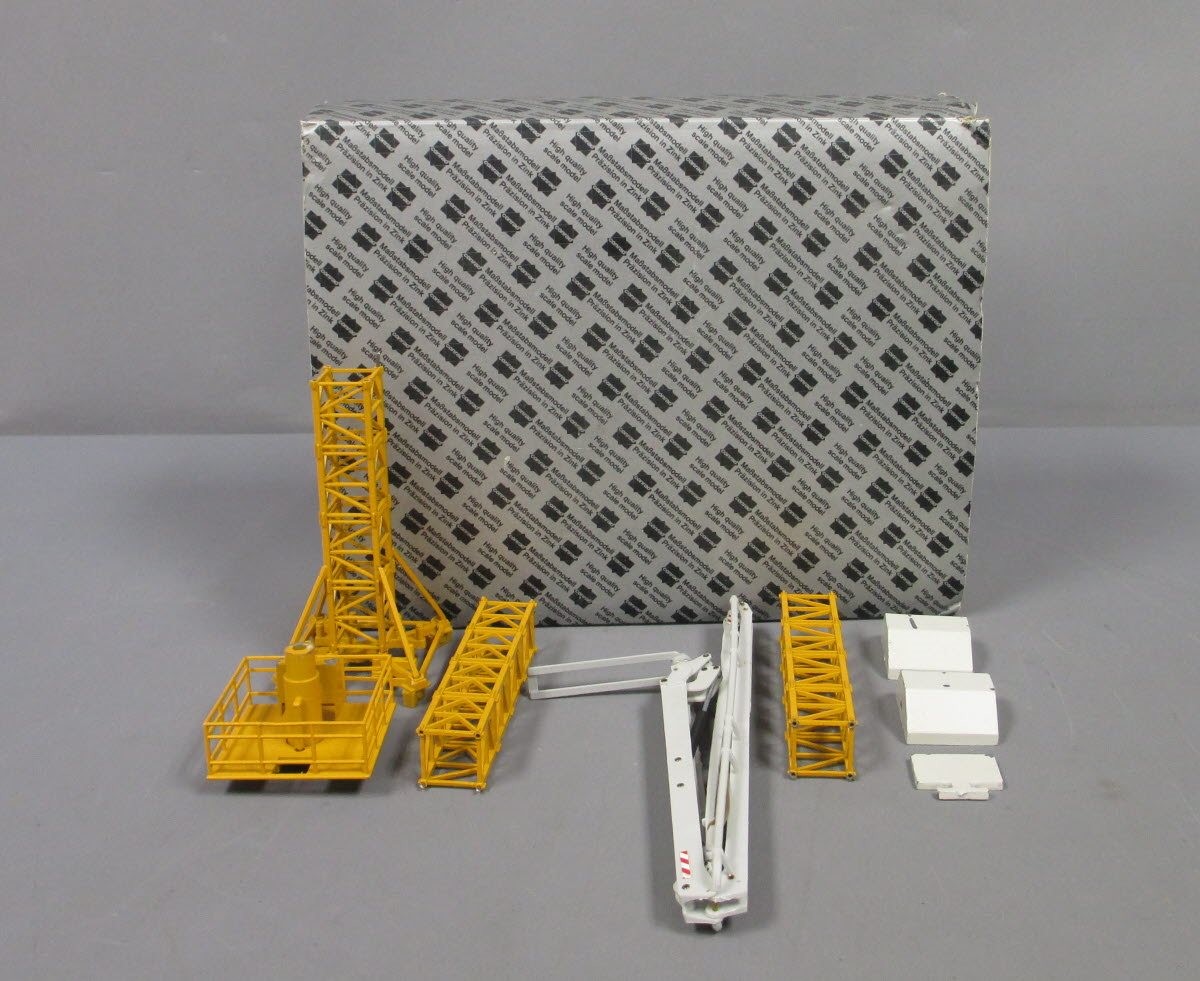 Conrad 2040 Die-Cast 1:50 Scale Putzmeister Concrete Pump Tower LN/Box