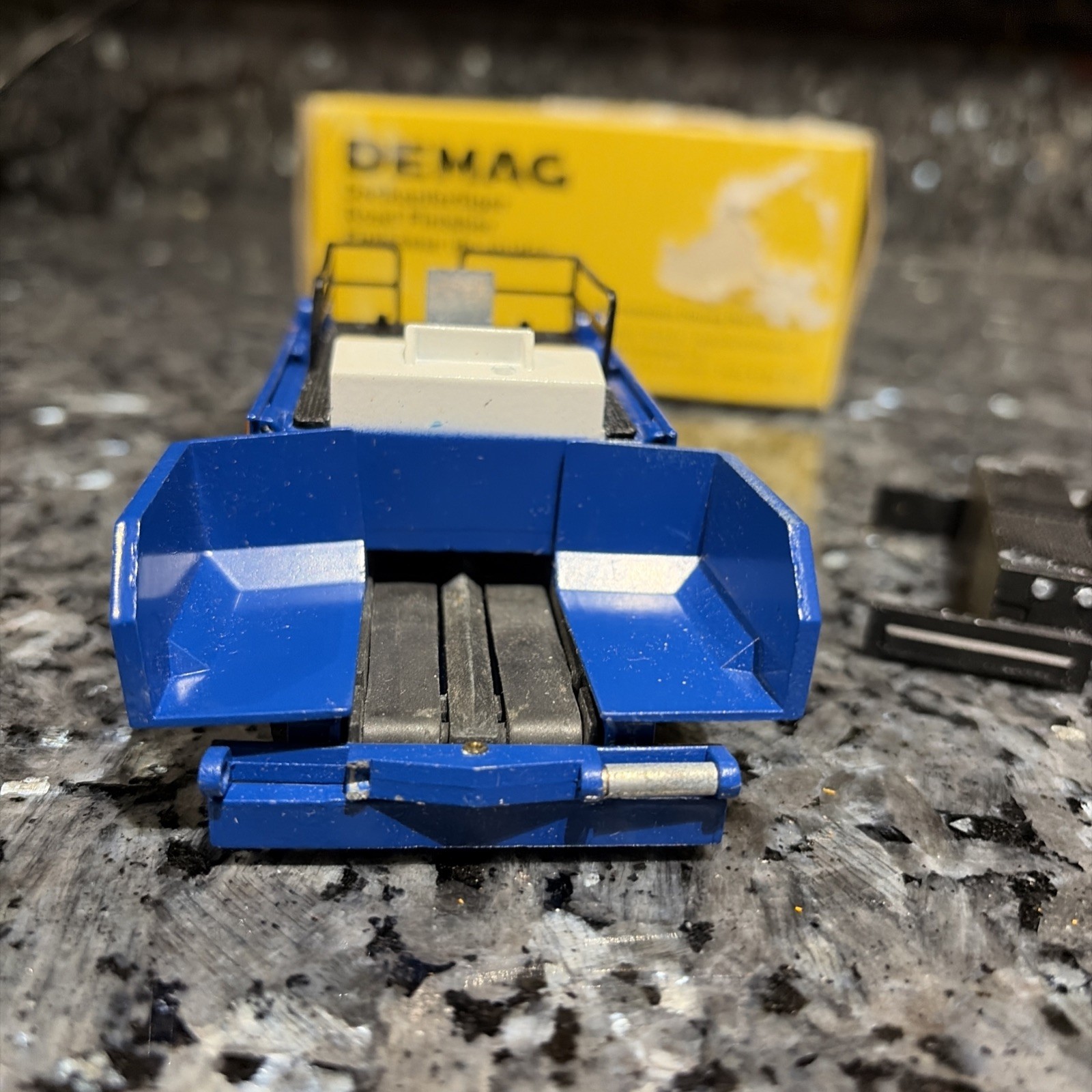 Demag DF120 Road Paver – NZG 1:50 Diecast Model #231 Rare Blue -Wegenbouv Stevin