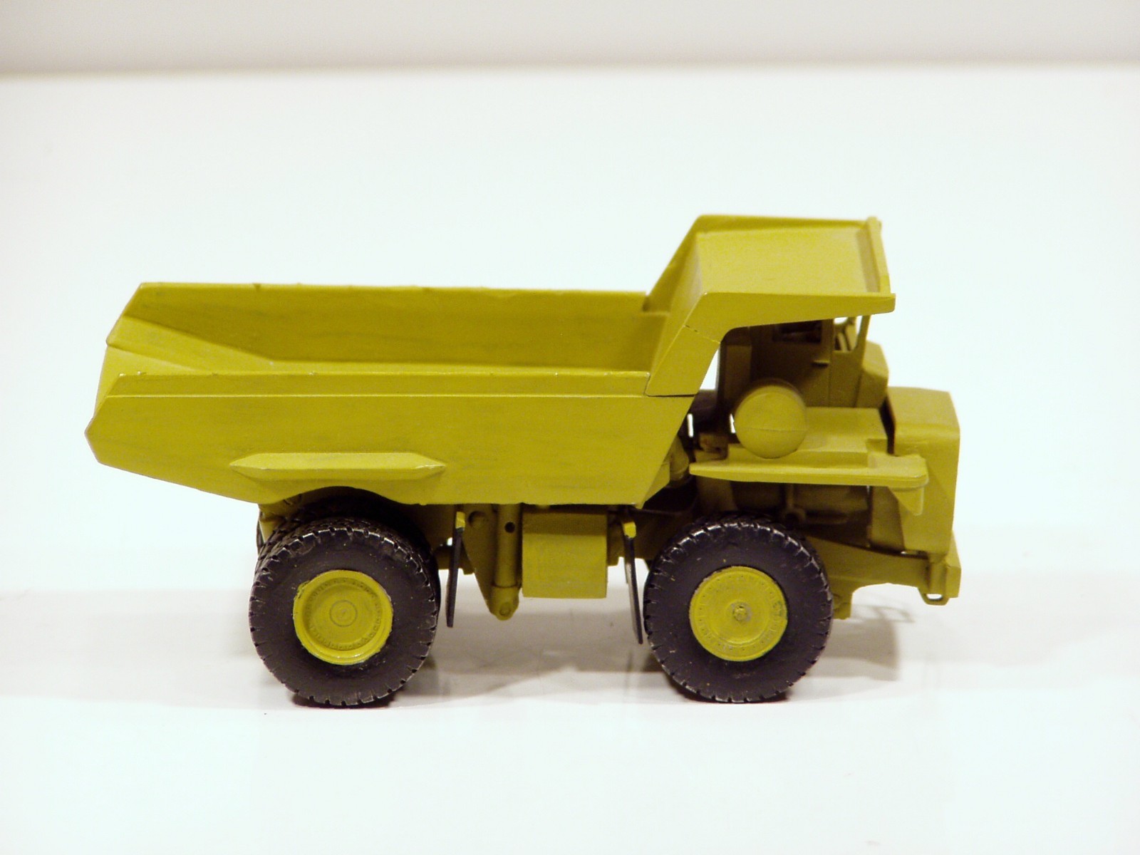 Euclid R50 Dump Truck – 1/50 – P.D.Jones – Built Metal Kit