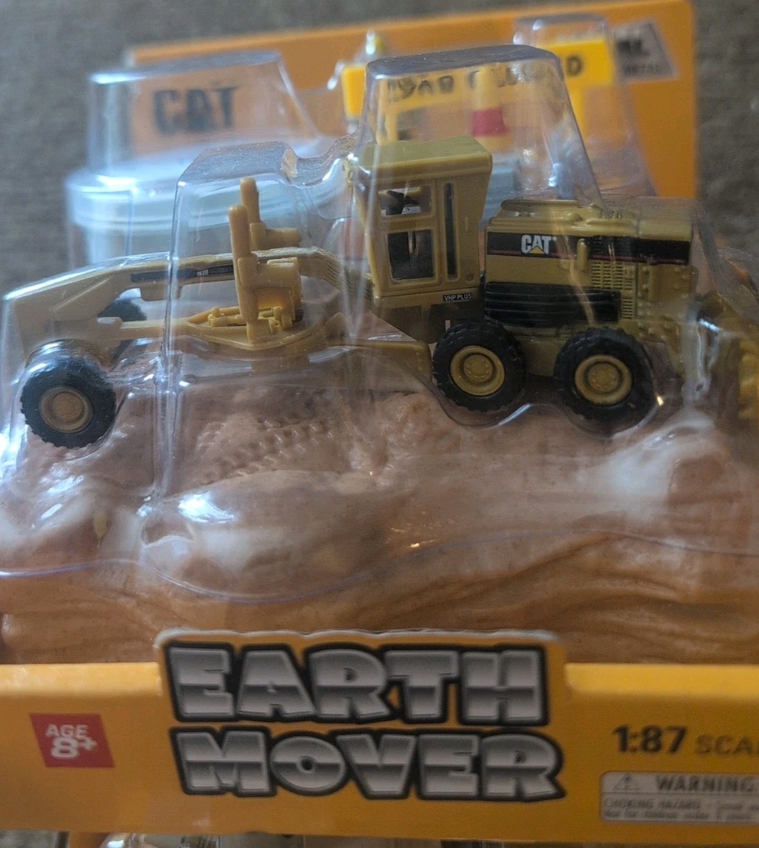 Diecast Masters Earth Movers 1:87 (HO) CAT 163H Motor Grader NEW train layout