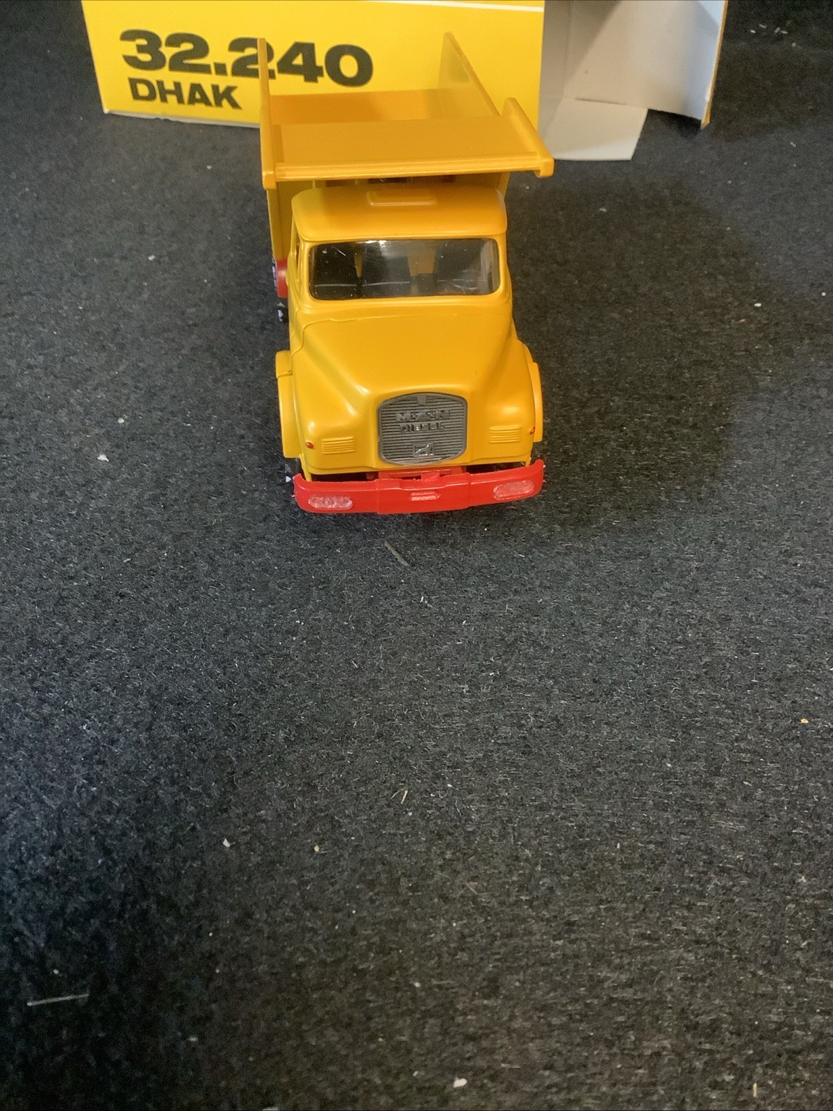 MAN HAUBER DHAK 32.240 DUMPER YELLOW (sh223)