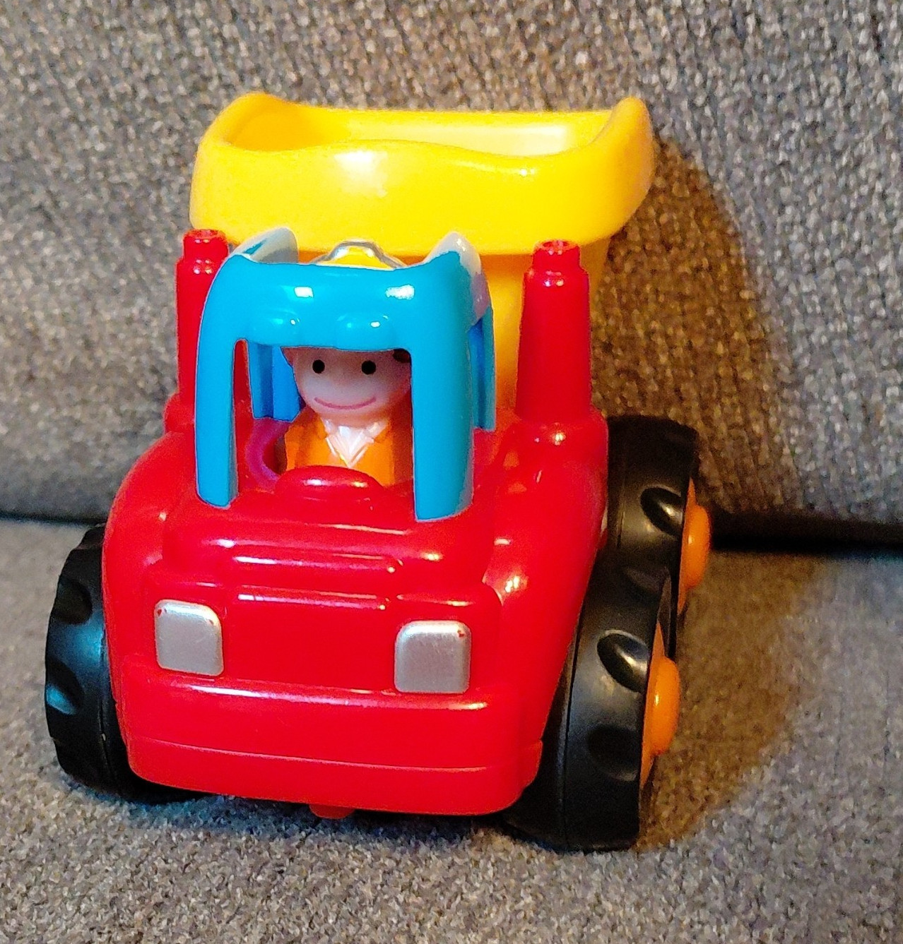 Huile Toys Red Yellow Dump Truck Construction Vehicle Toy Movable Bed Driver