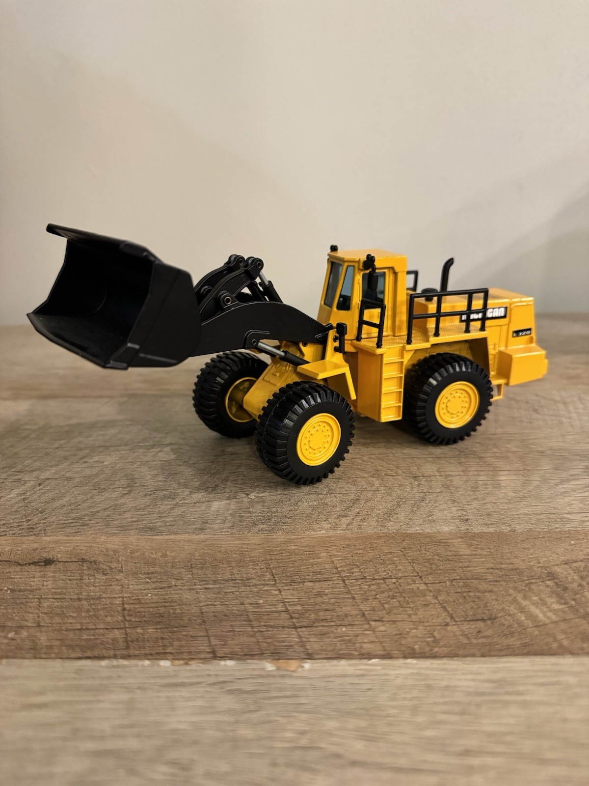 JOAL 239 Michigan L 320 Wheel Loader 1:50 Scale Same Day Shipping!