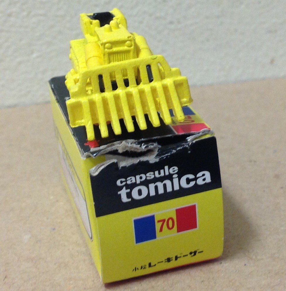 Capsule Tomica ConstructIon 70 Track Loader Bulldozer 2006 series 12 Yujin mini
