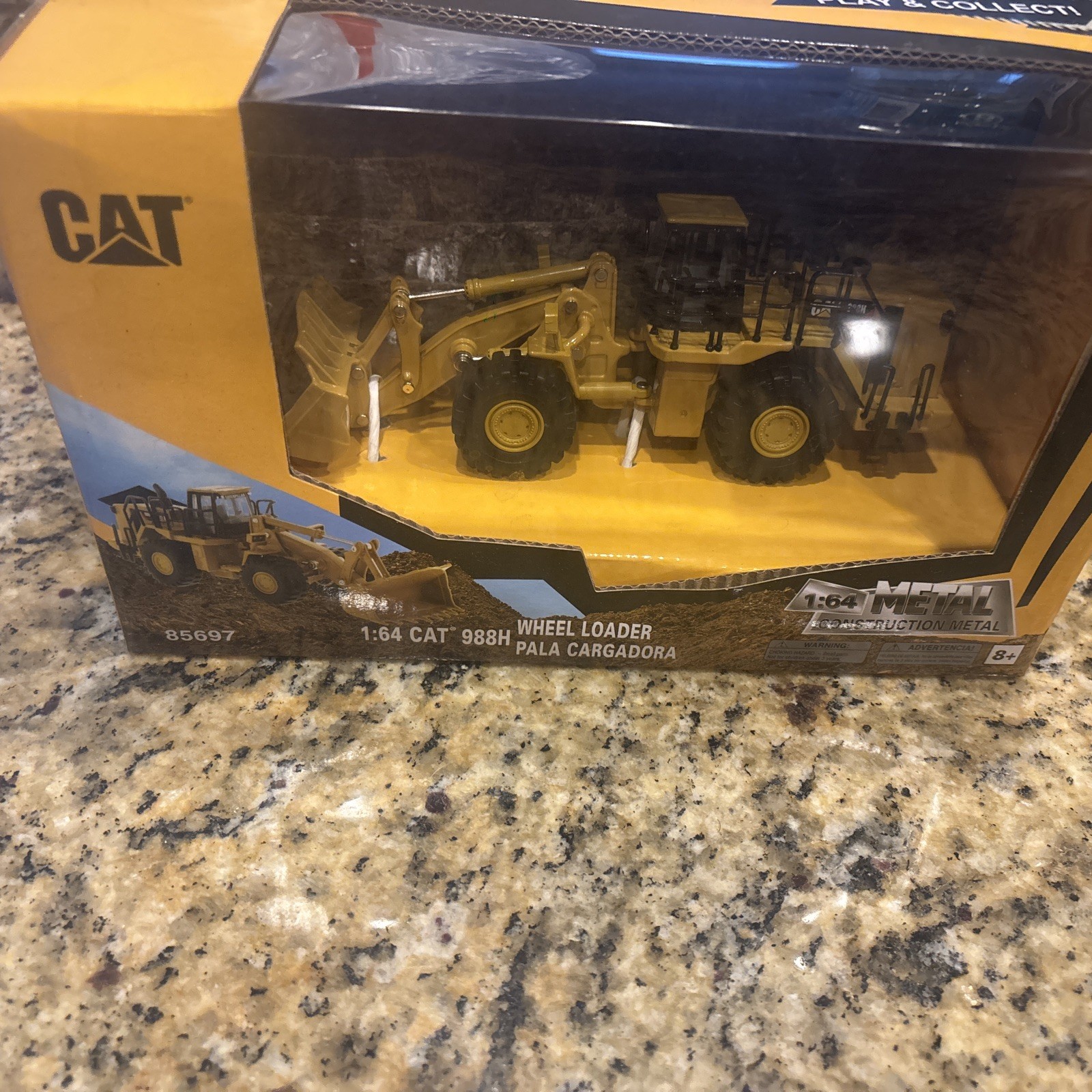 Die cast Masters Caterpillar 988H Wheel Loader 85697 1:64 CAT