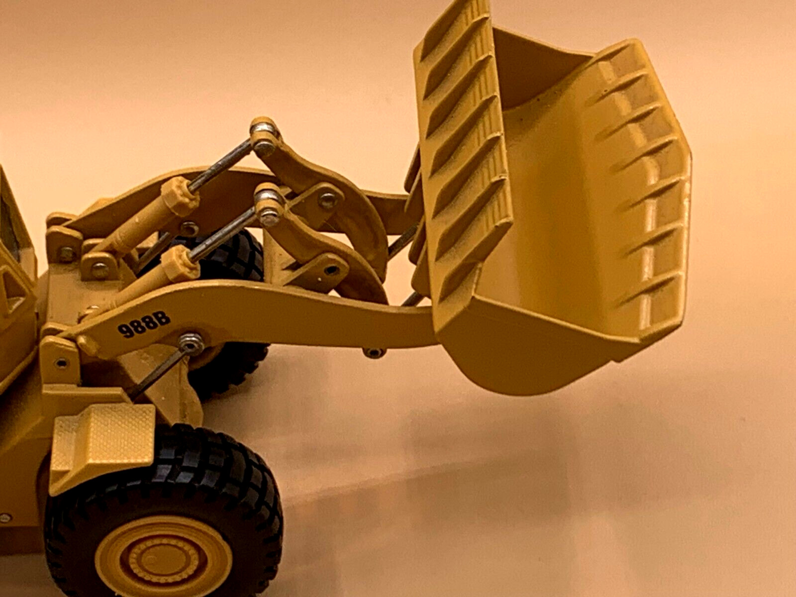 ERTL Caterpillar 988B Front End Loader, Tractor 2486F, Heavy Die Cast Metal 1/50
