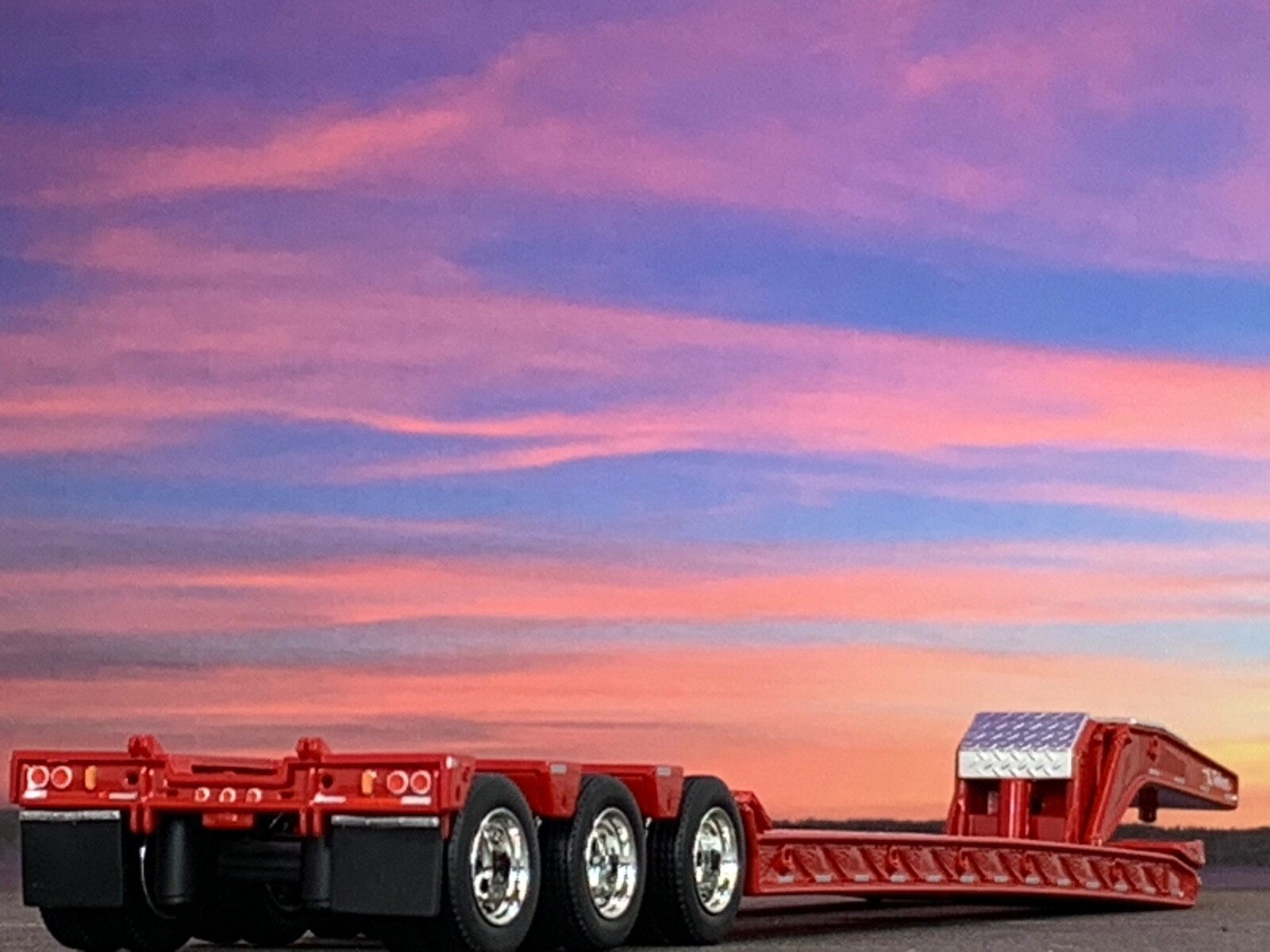 1/64 DCP VIPER RED TALBERT TRI AXLE LOWBOY TRAILER