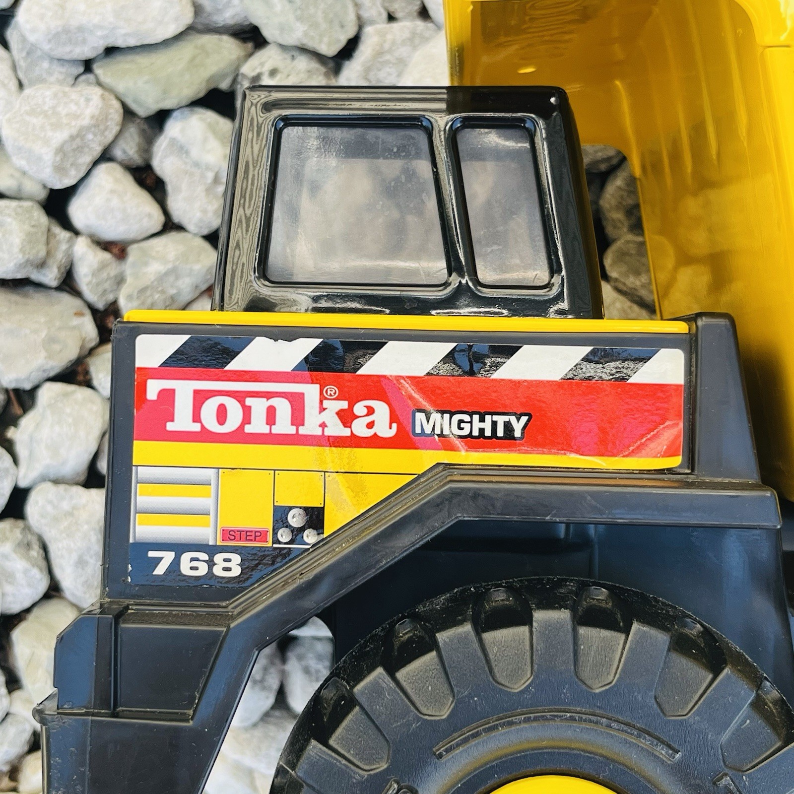 VTG Tonka 1993 Mighty Dump Truck 768 XMB 975 Tires Pressed Steel **FAST SHIP**