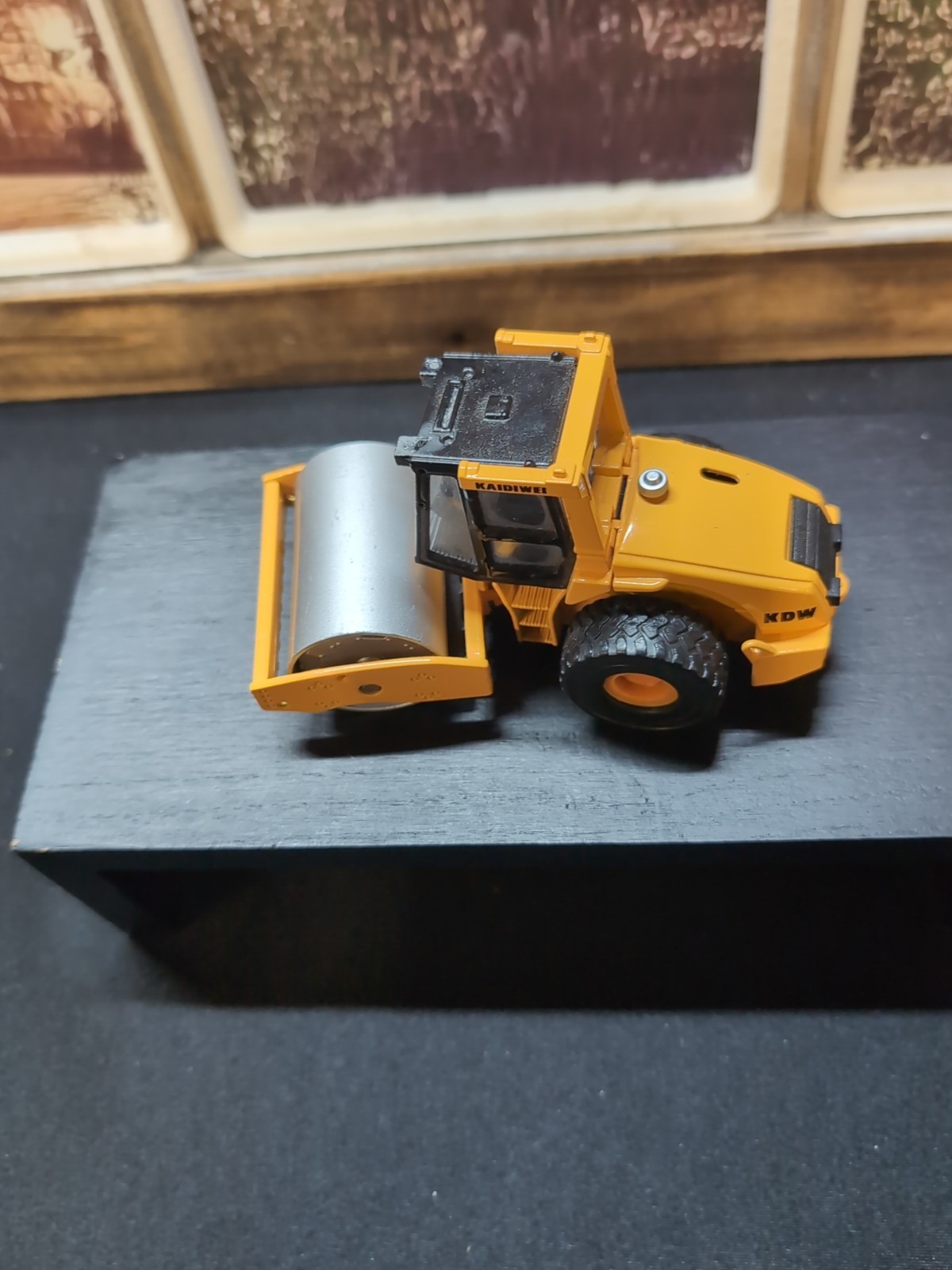 1:50 Scale Diecast Road Roller Toy Model Metal Construction Vehicle Kaidiwei