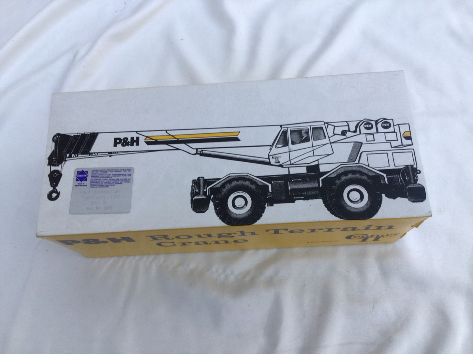 Vintage P&H ROUGH TERRAIN CRANE Toy Model No. 2075 by Century II Made in Germany