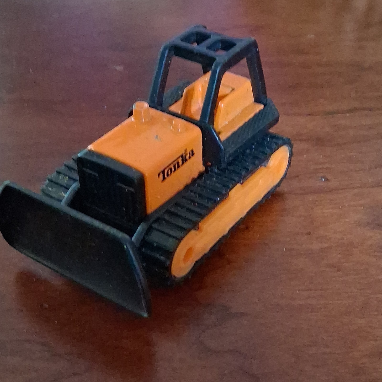 Tonka Diecast Bulldozer Toy Construction Vehicle Orange/Black 1:64