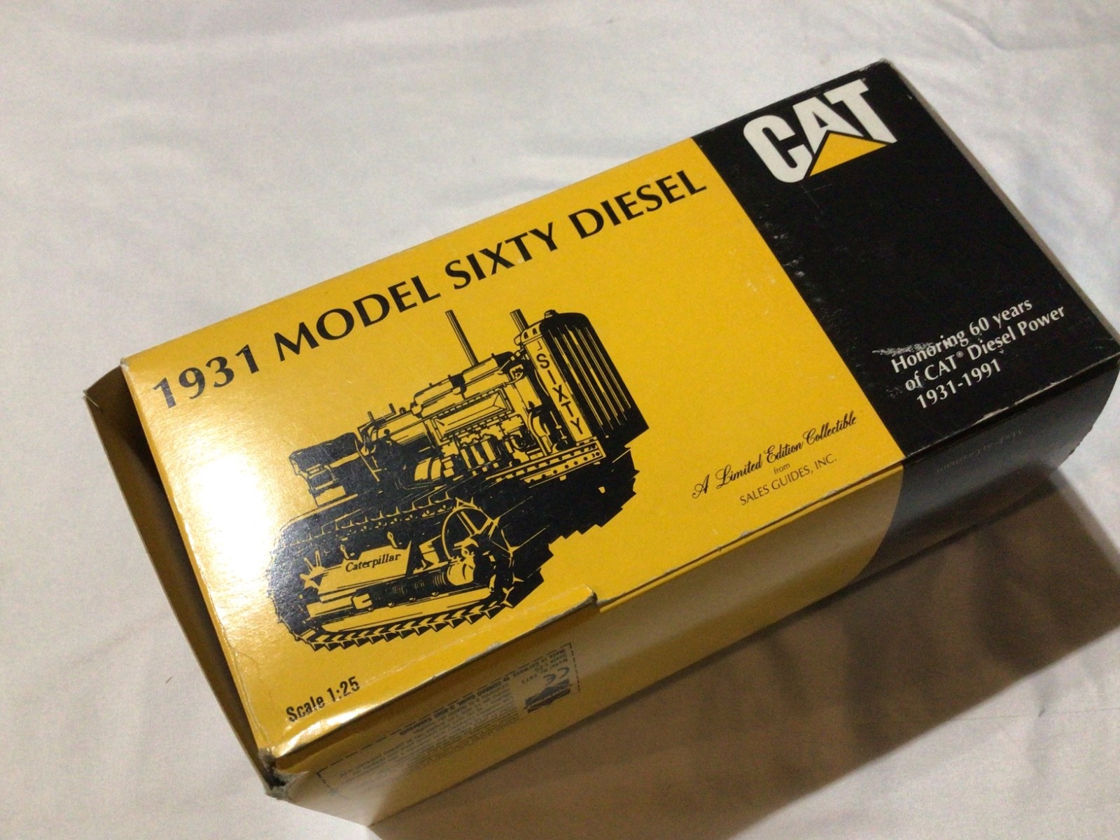 New CAT 1931 MODEL SIXTY DIESEL Crawler Diecast Toy Model 2873 1:25 Germany NIB