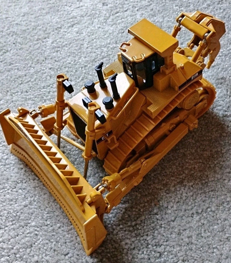 Rare & Original Designed Caterpillar D11T Bulldozer 1/50 Scale Norscot Group