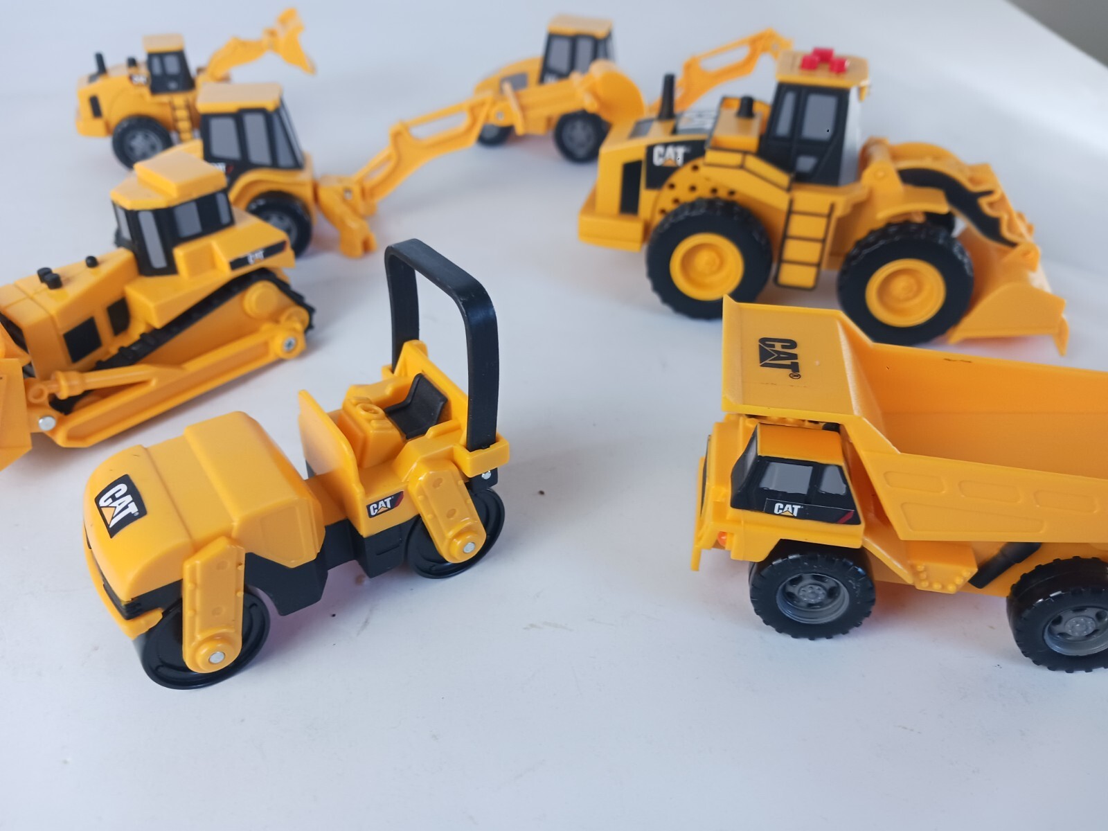 Cat Construction Lot of 7 Excavators, Dump truck etc. Kids Toys Arms Moves Noise