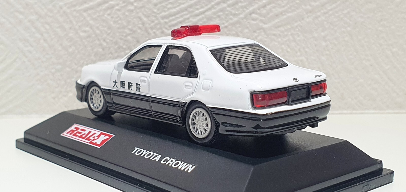 1/72 Yodel Real-x TOYOTA CROWN OSAKA POLICE CAR PATROL diecast model w/case