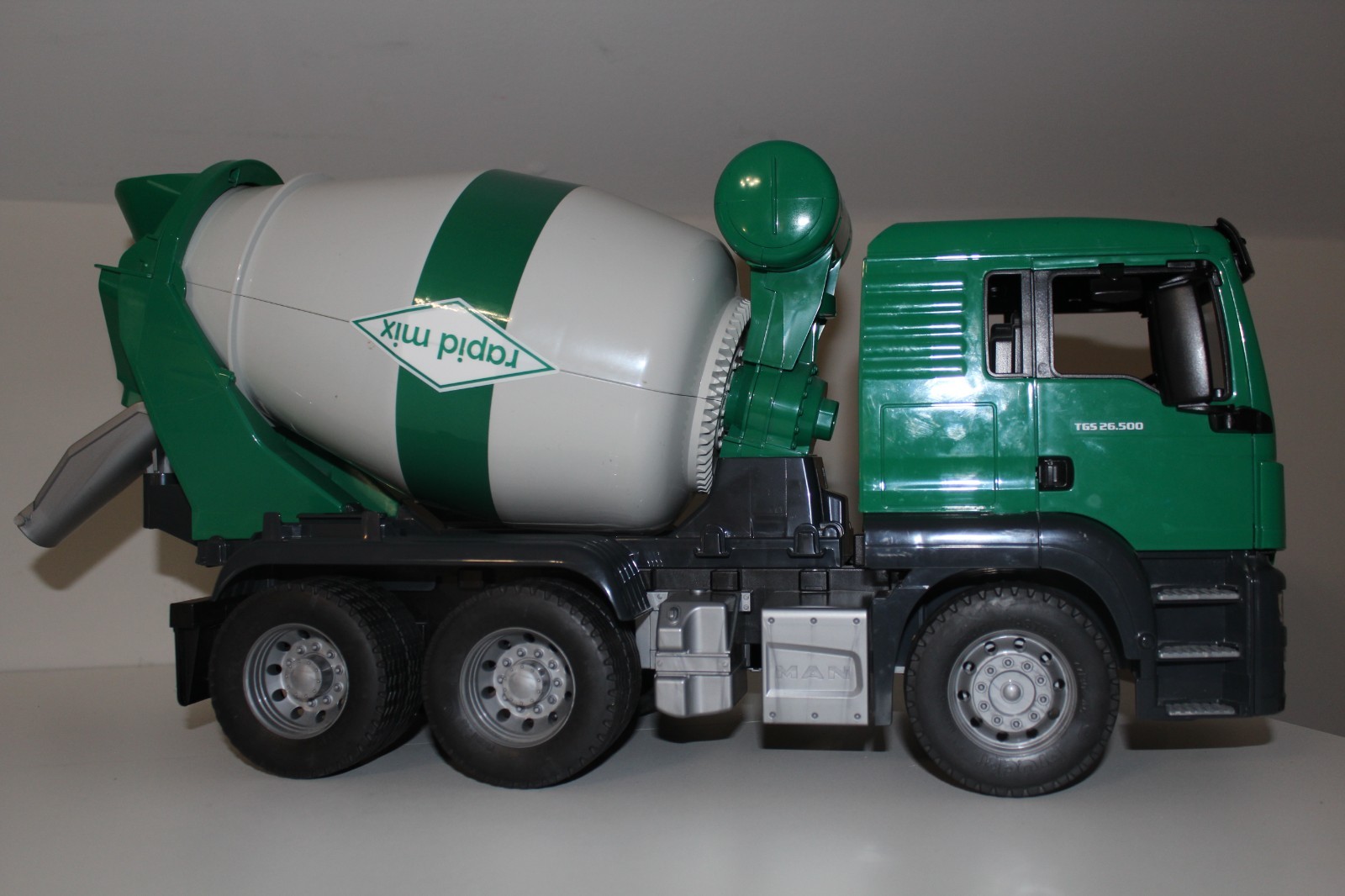 CONCRETE Cement MIXER TRUCK MAN TGA Green Bruder Toy Car Model 1/16 1:16