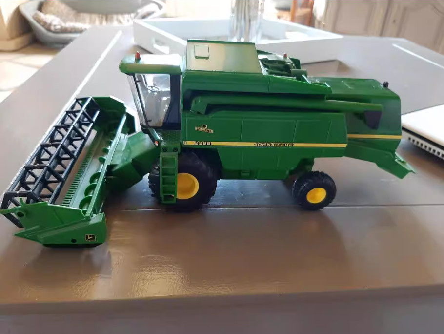 1:32 ERTL 31CM John Deere 2266 Combine Harvester Farm Machinery Diecast Model