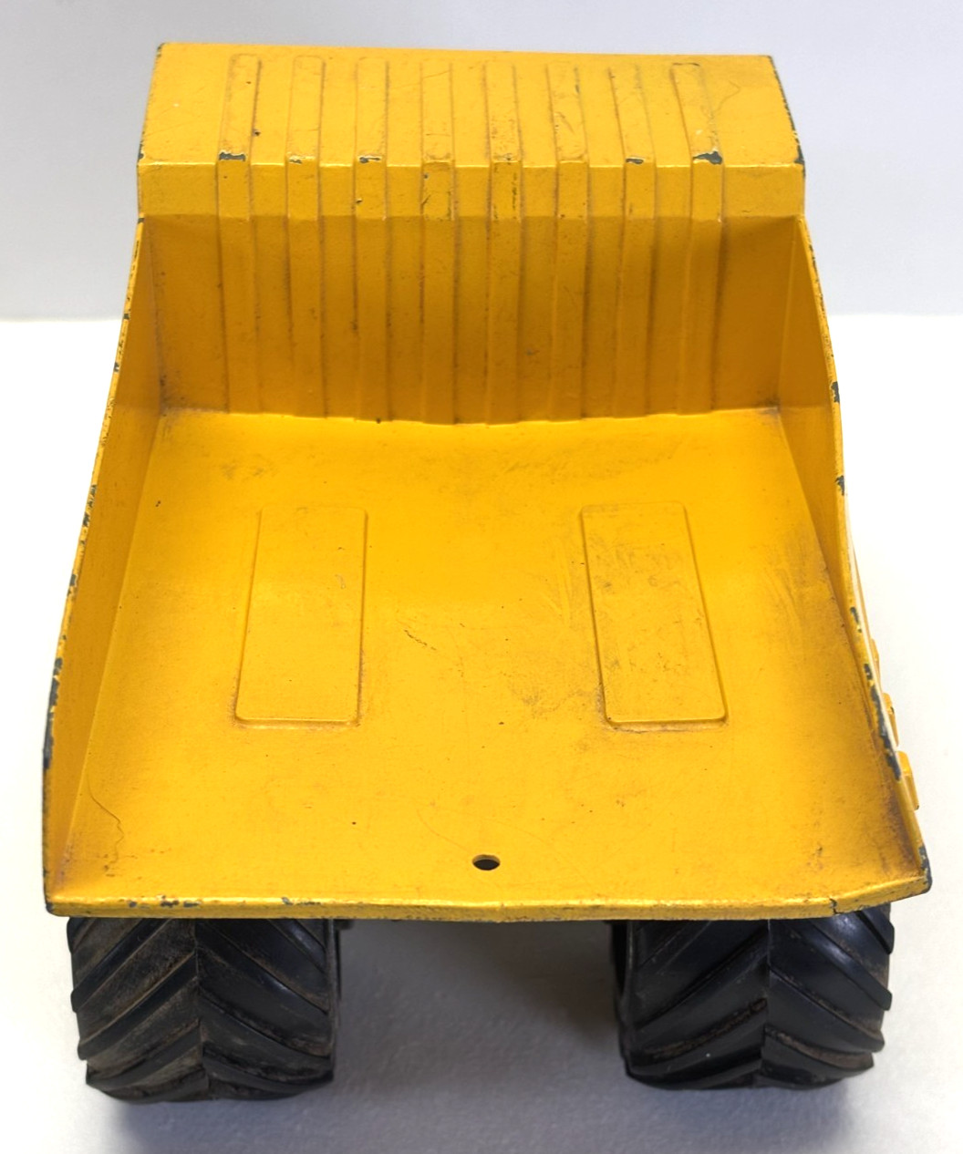 Vintage 1988 Remco Yellow Metal Dump Truck Construction Vehicle Toy Heavy Duty