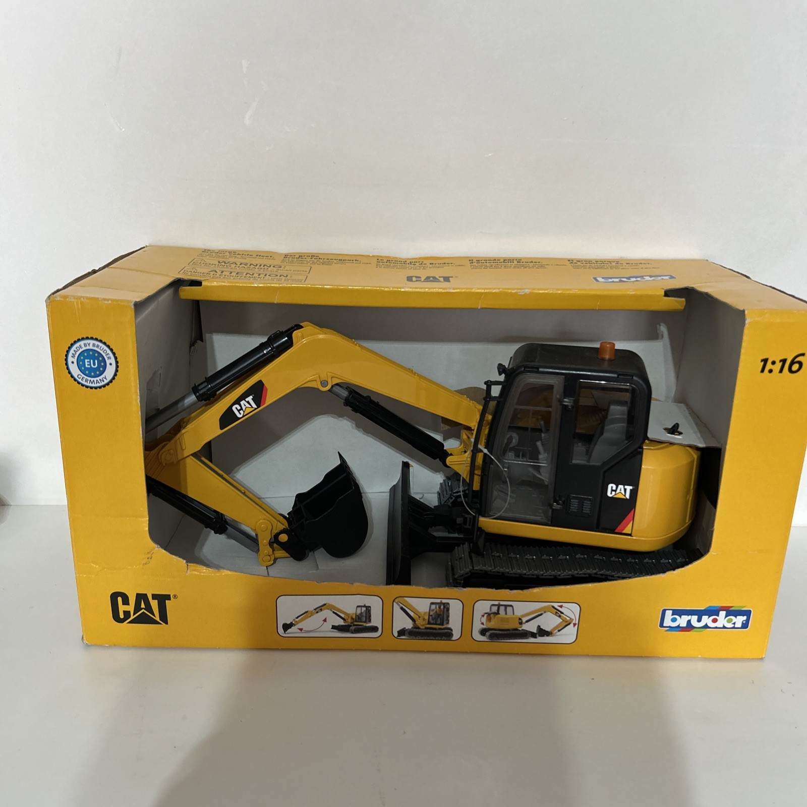 BRUDER 02457 CAT MINI EXCAVATOR box 10