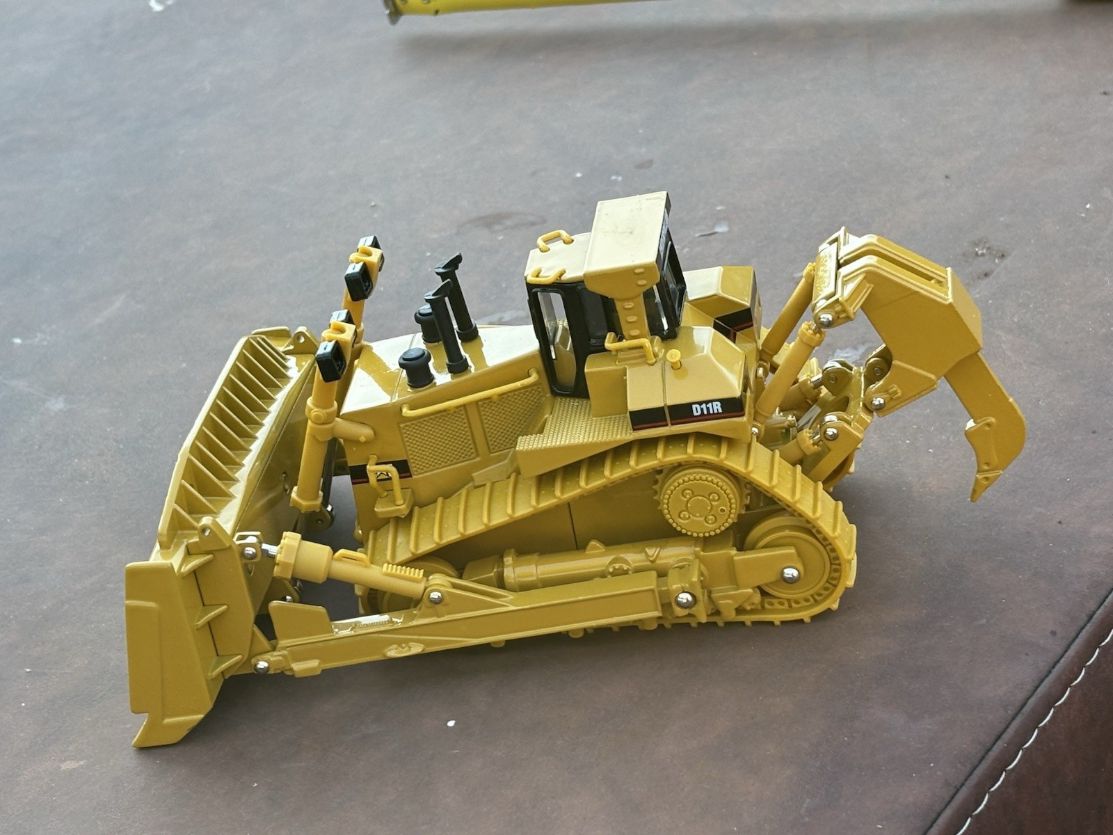Caterpillar CAT Diecast D11R Dozer w/ Ripper 1:50 Scale Norscot Group