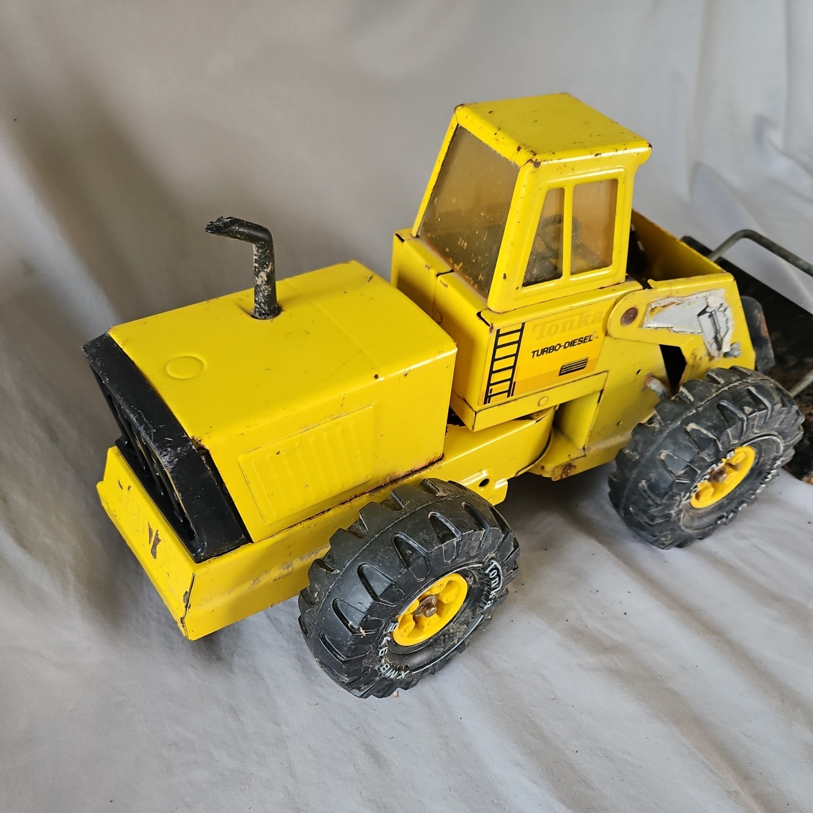 Vintage TONKA LOADER MIGHTY TURBO-DIESEL XMB-975 FRONT END BUCKET Rare Trl7