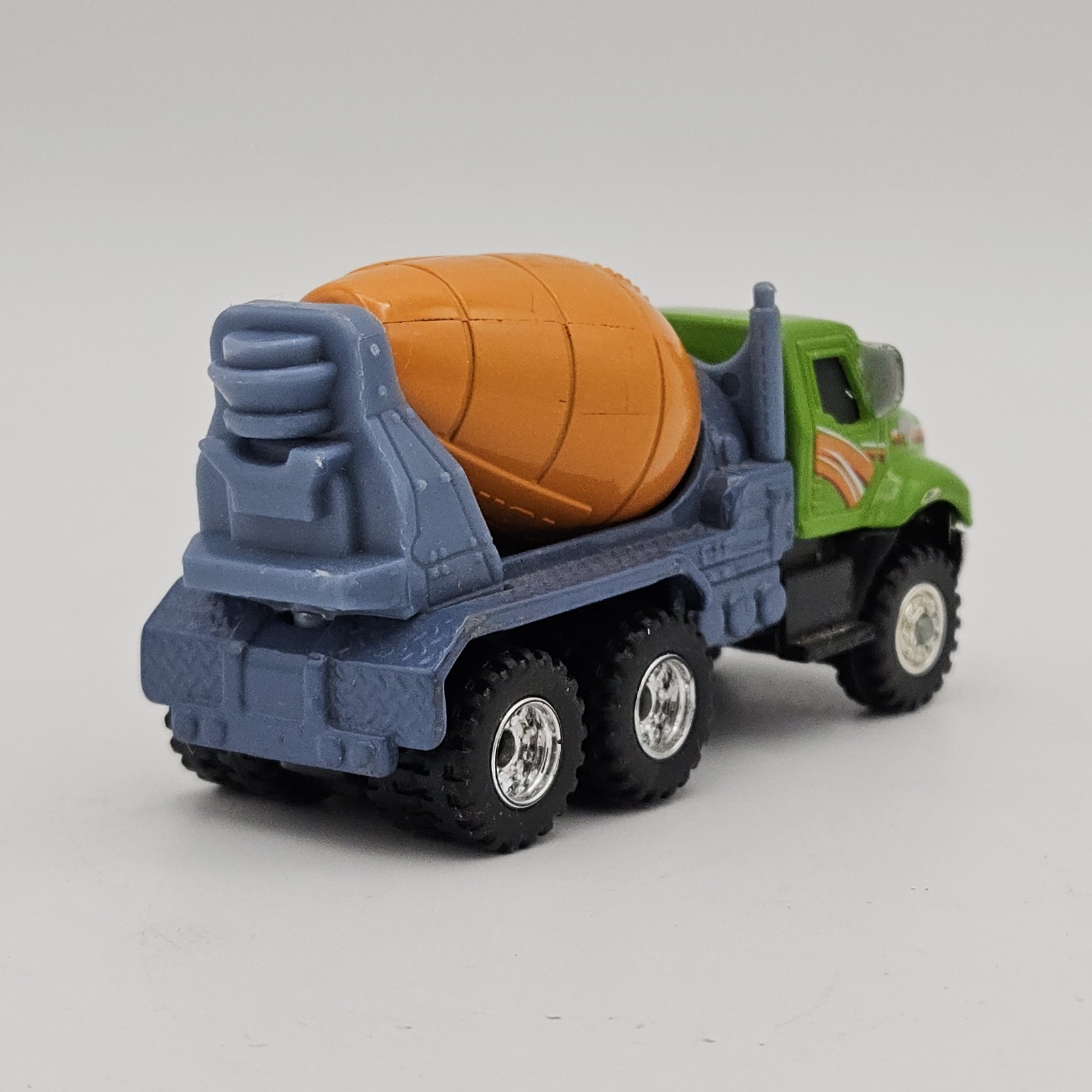 Hasbro Tonka Concrete Cement Truck Diecast #06404 2012 Green 1:53