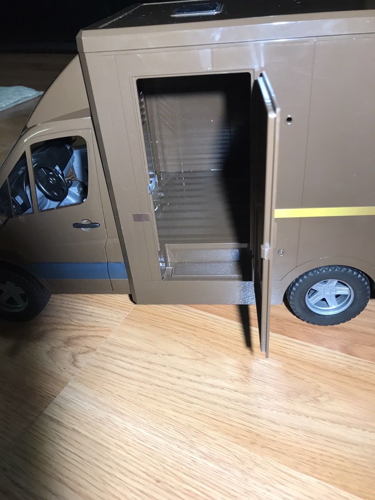 1/16 Mercedes-Benz Sprinter UPS Truck by Bruder 02678 Missing Rear Doors