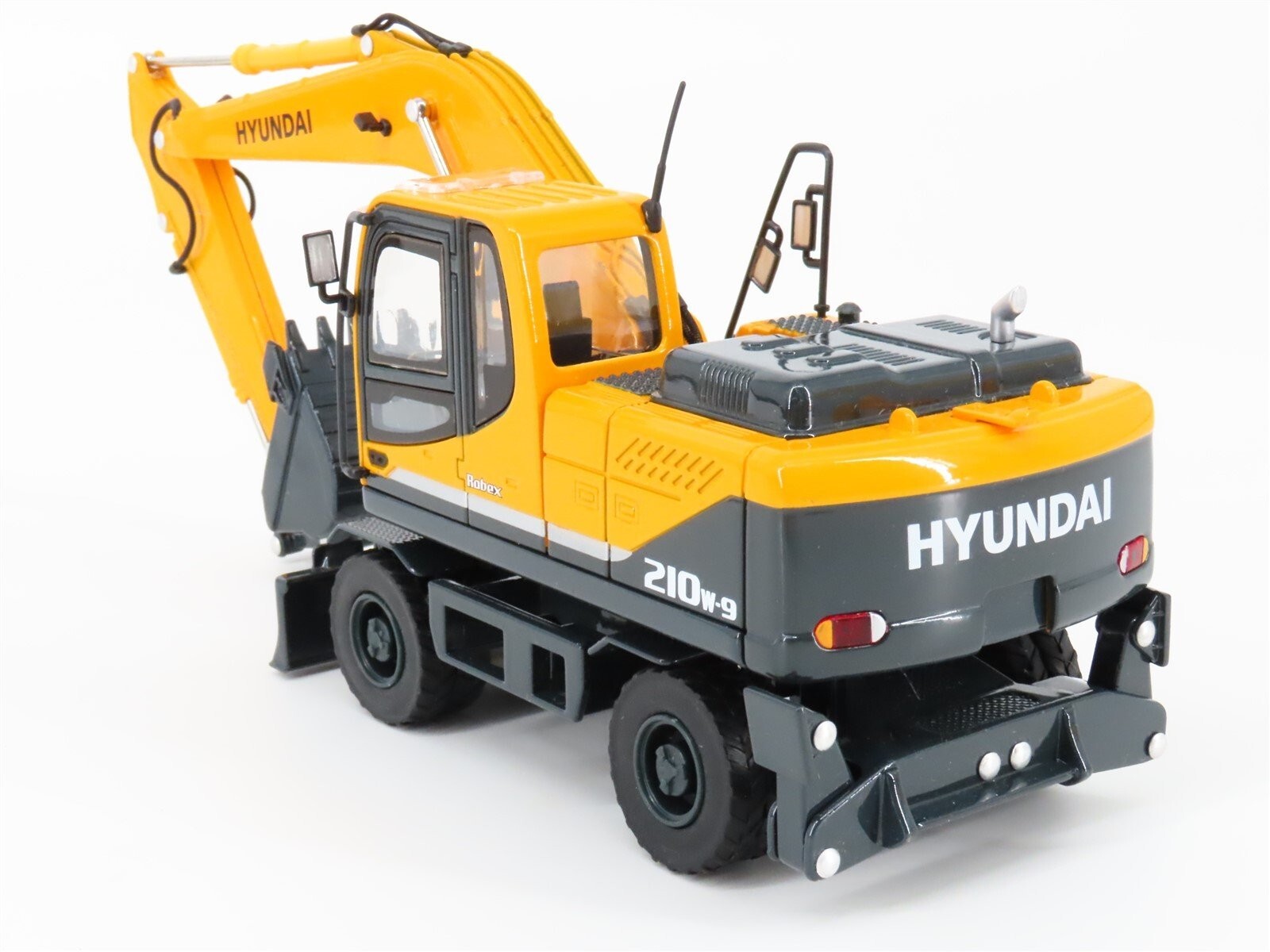 Hyundai Robex 210W-9 Wheeled Excavator – China 1:40 Scale Diecast Model New