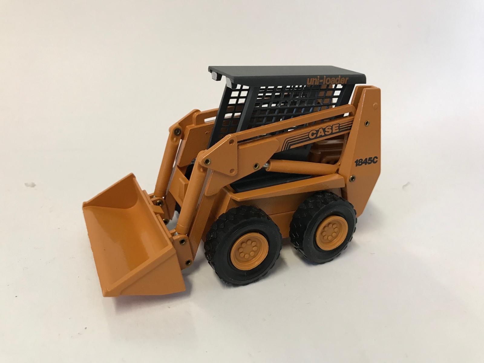 CONRAD – Mini Charger CASE 1845C – 1/35 – CON5401/02