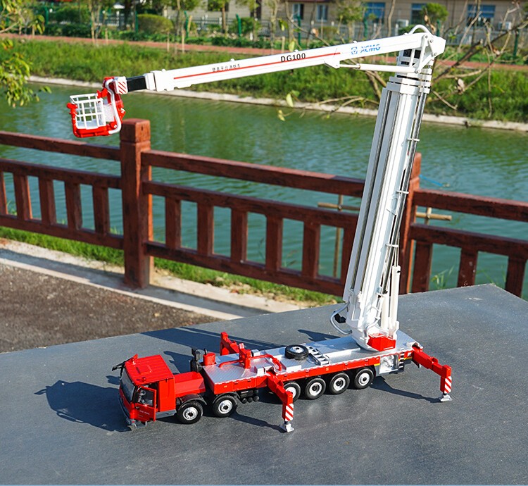 XCMG DG100 Fire Truck 1/50 Mercedes Chassis Aerial Platform Rescue Model