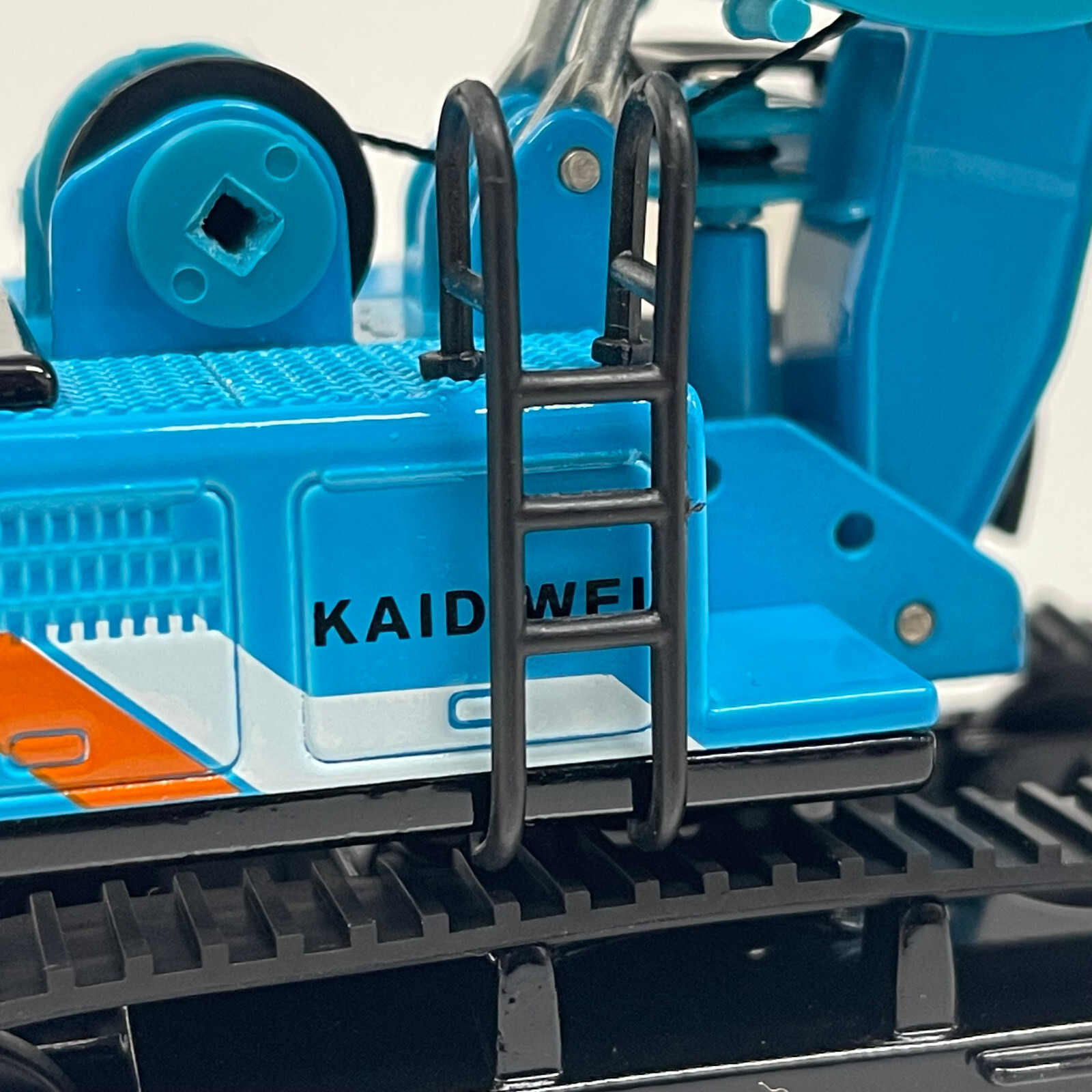 Die Cast 1:64 Scale Crawler Mounted Trenching Machine Construction Replica Model