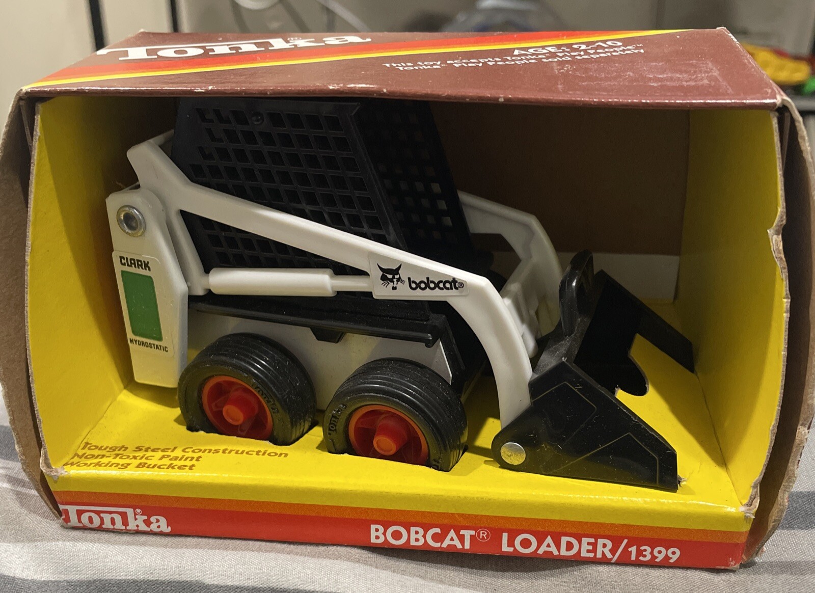 Bobcat 630 Green Skid-Steer Loader – Tonka 1:25 Scale Model #1399 New 1979