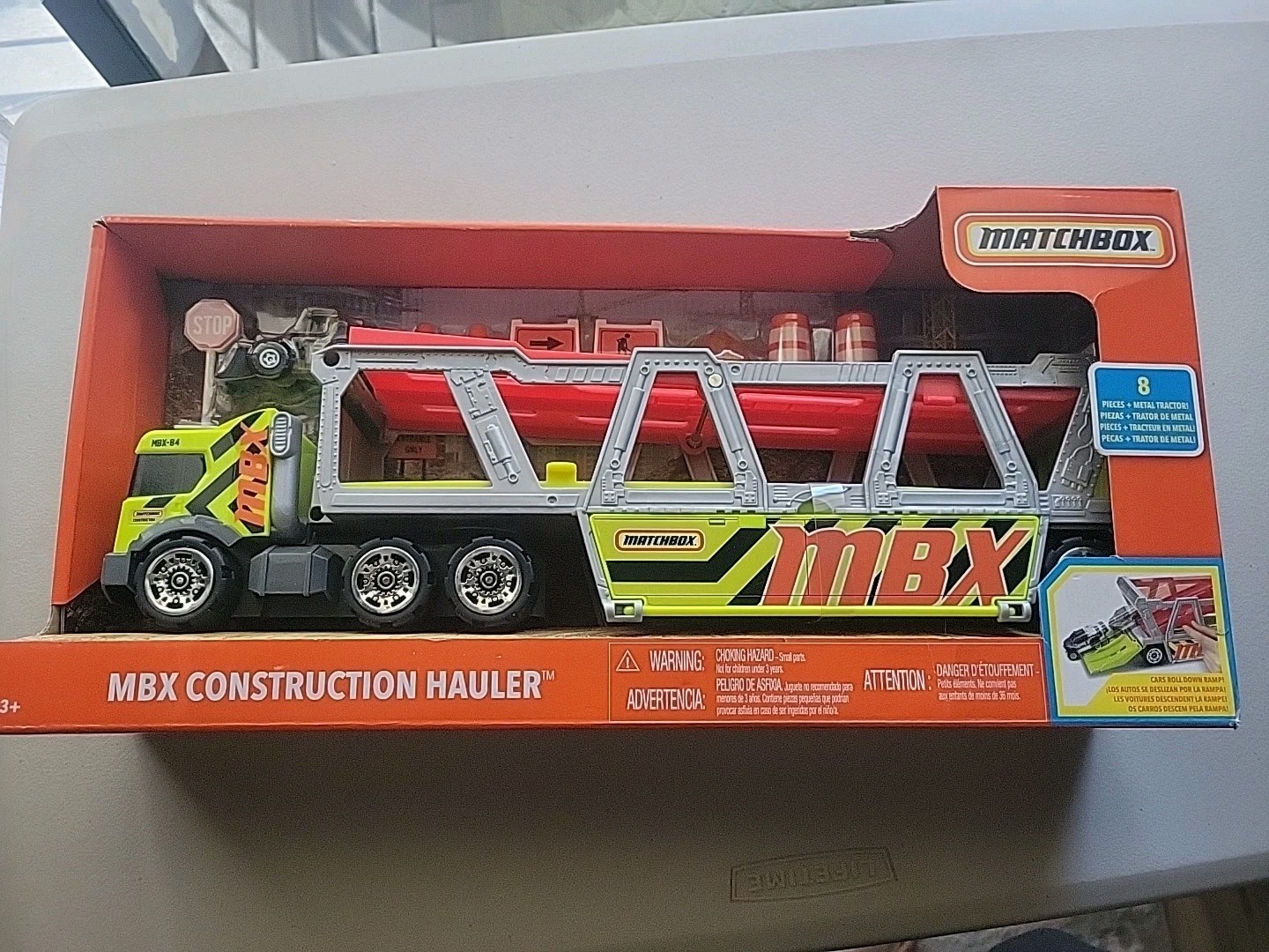 Matchbox MBX Construction Hauler w/ Quarry King & Construction Signage Playset