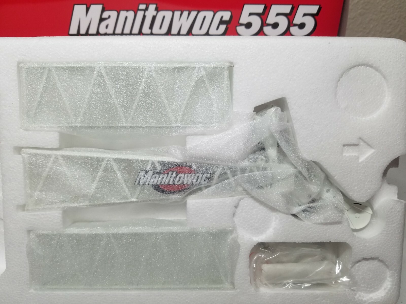 Manitowoc 555 Boom Crawler Crane – White – CCM 1:50 Scale Diecast Model New