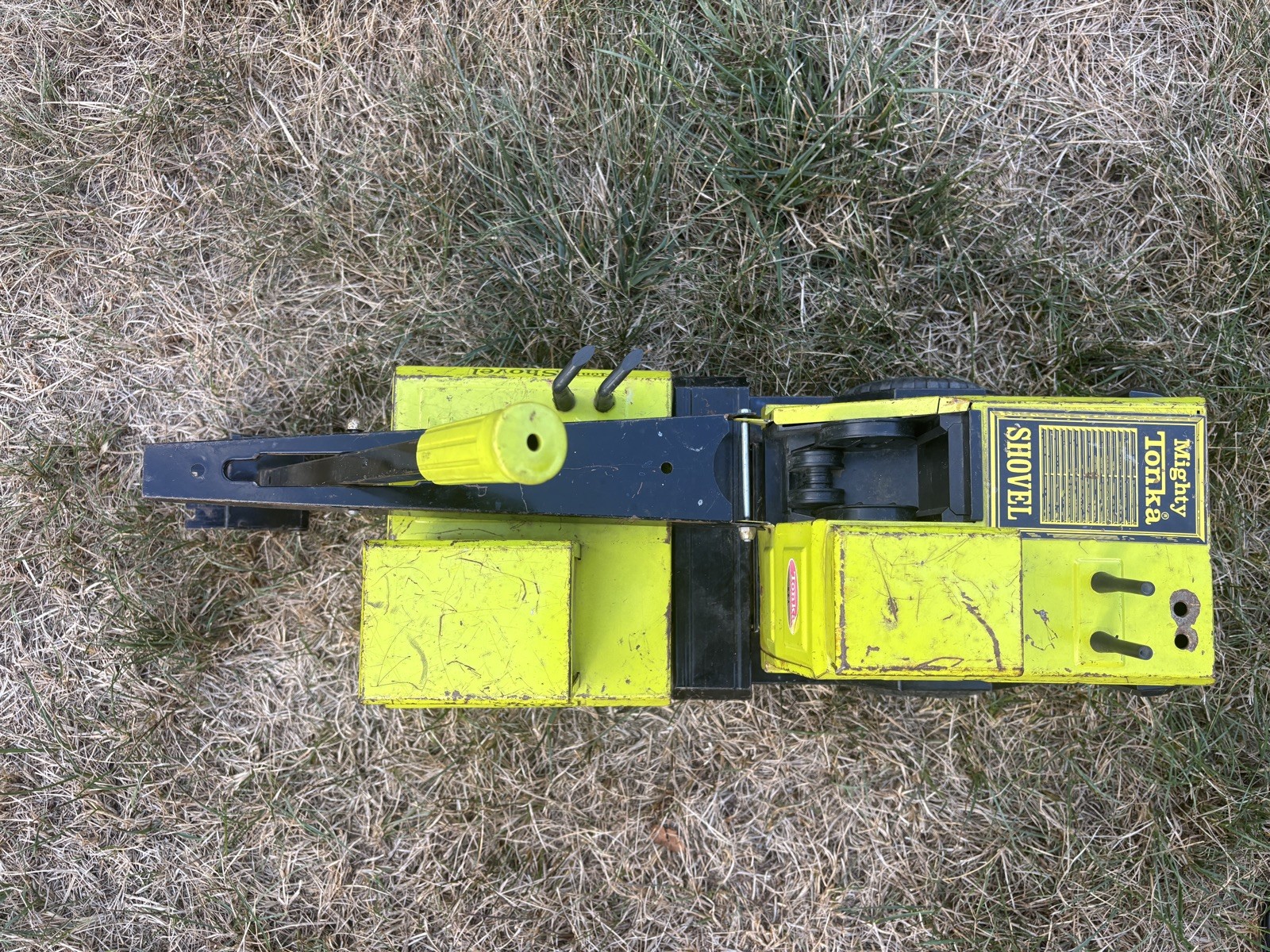 Green Tonka Mighty Shovel 3930 17” Pressed Steel 1970s Vintage Euclid Lime