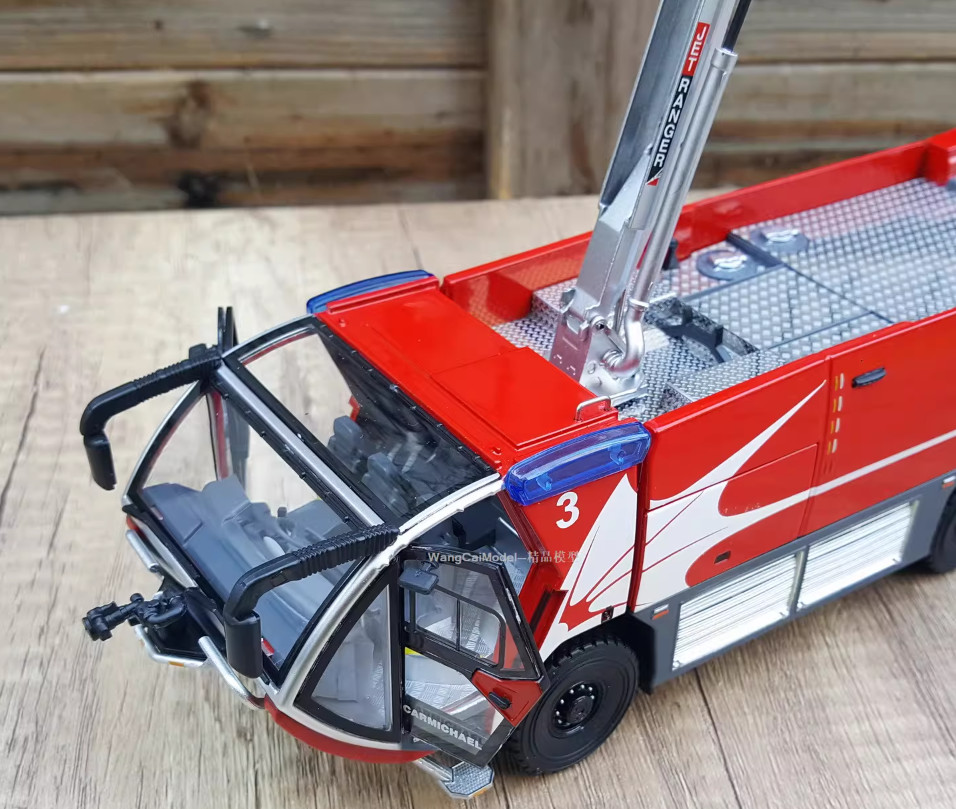 1:43 YongQiang COBRA3 Airport Foam Fire Truck Rescue Engine Diecast Model