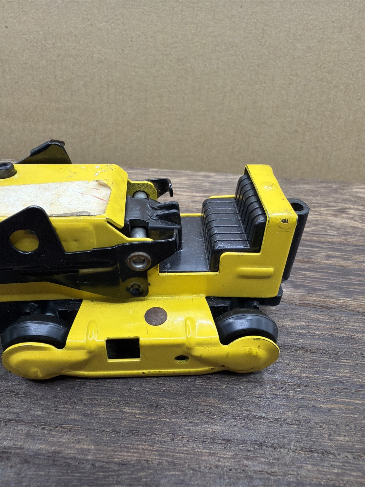 Vintage 1970’s Yellow Metal Tonka Bulldozer Front End Loader Toy – 5″
