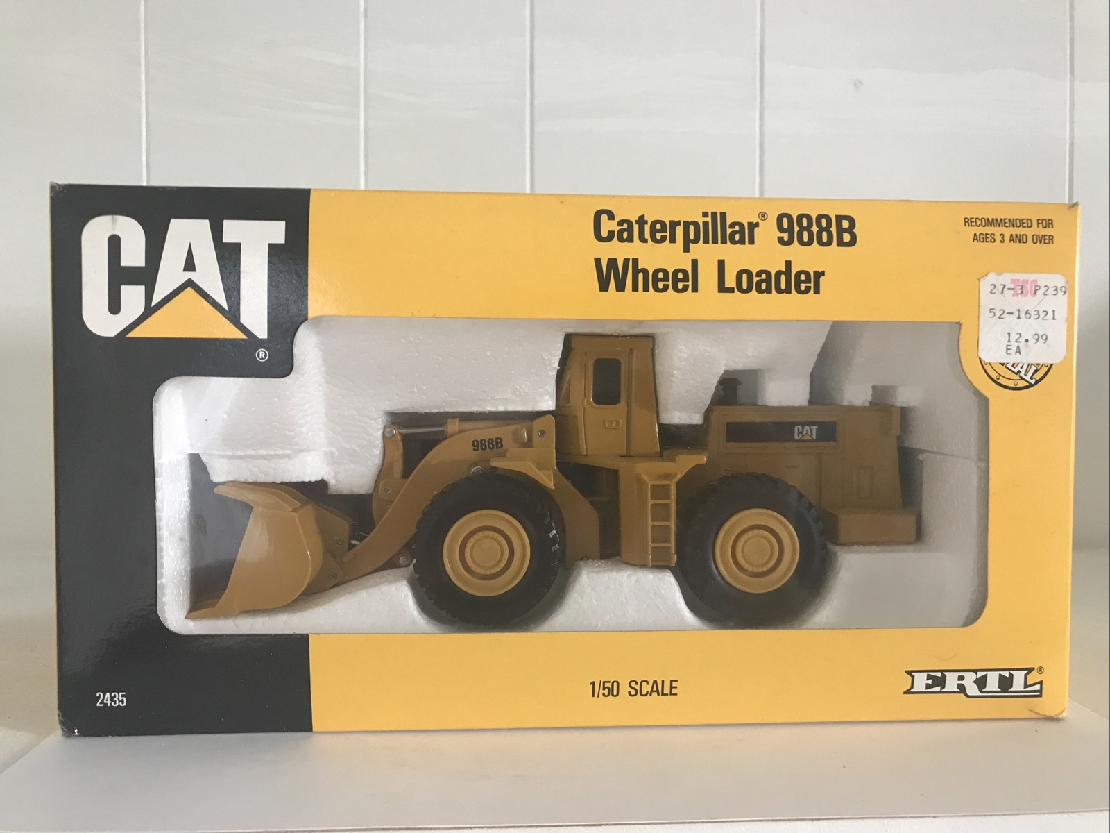Caterpillar Cat 988B Wheel Loader – ERTL 1:50 Scale Diecast Model #2435 In Box