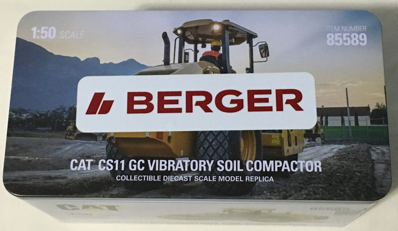 Caterpillar CS11 GC Vibratory Soil Compactor 1:50 Model – Diecast Masters 85589