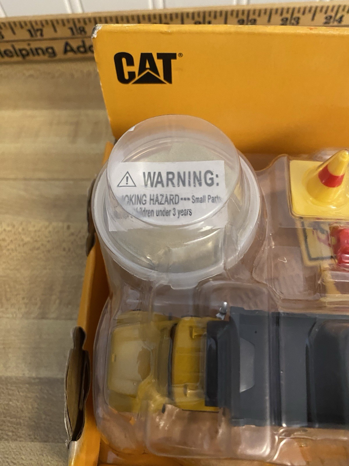 Diecast Masters CAT Dump Truck 1:87 Scale Earth Mover Series – New in Package