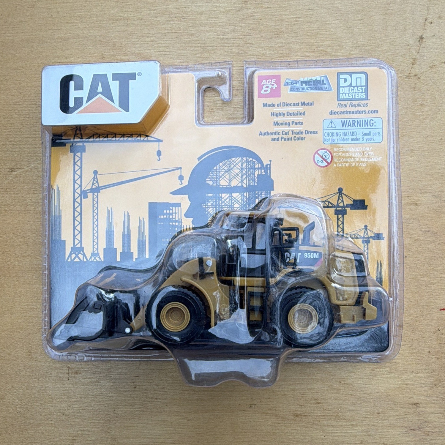 Diecast Masters CAT 950M Wheel Loader 1:64 Diecast Metal Moving Parts 84647CS